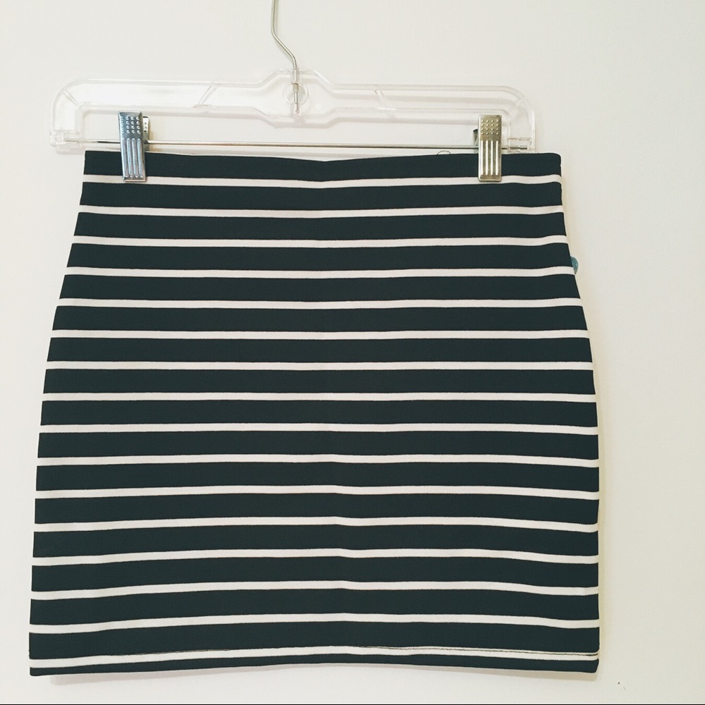 🎉HP🎉Striped bodycon skirt